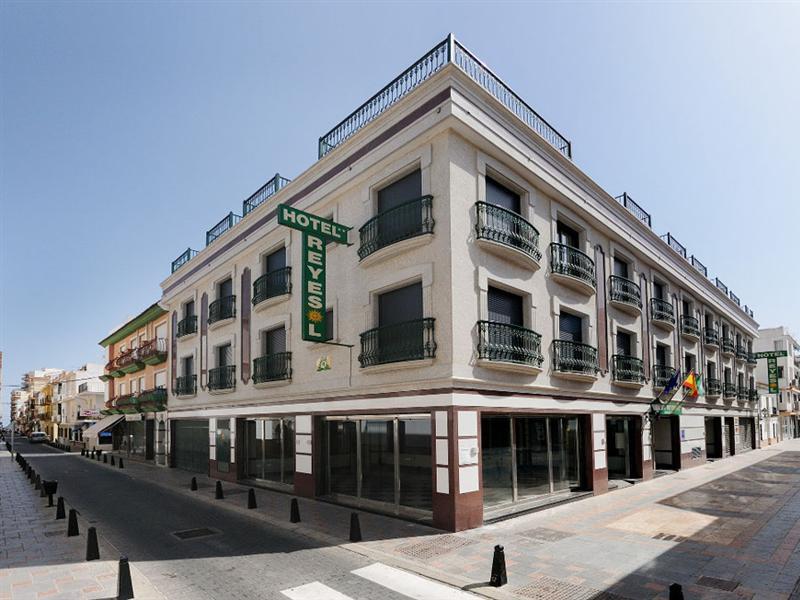 Reyesol Hotell 2*