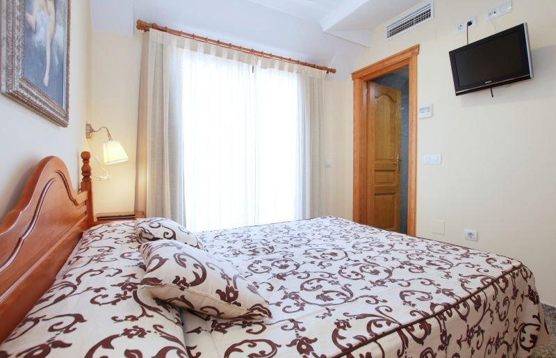 Hotell Reyesol 2*