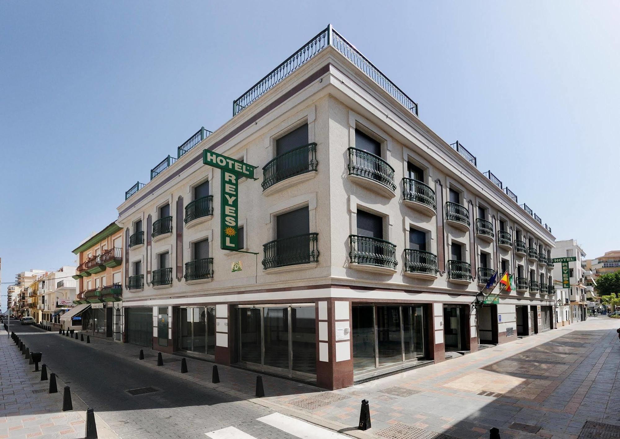 Hotell Reyesol 2*